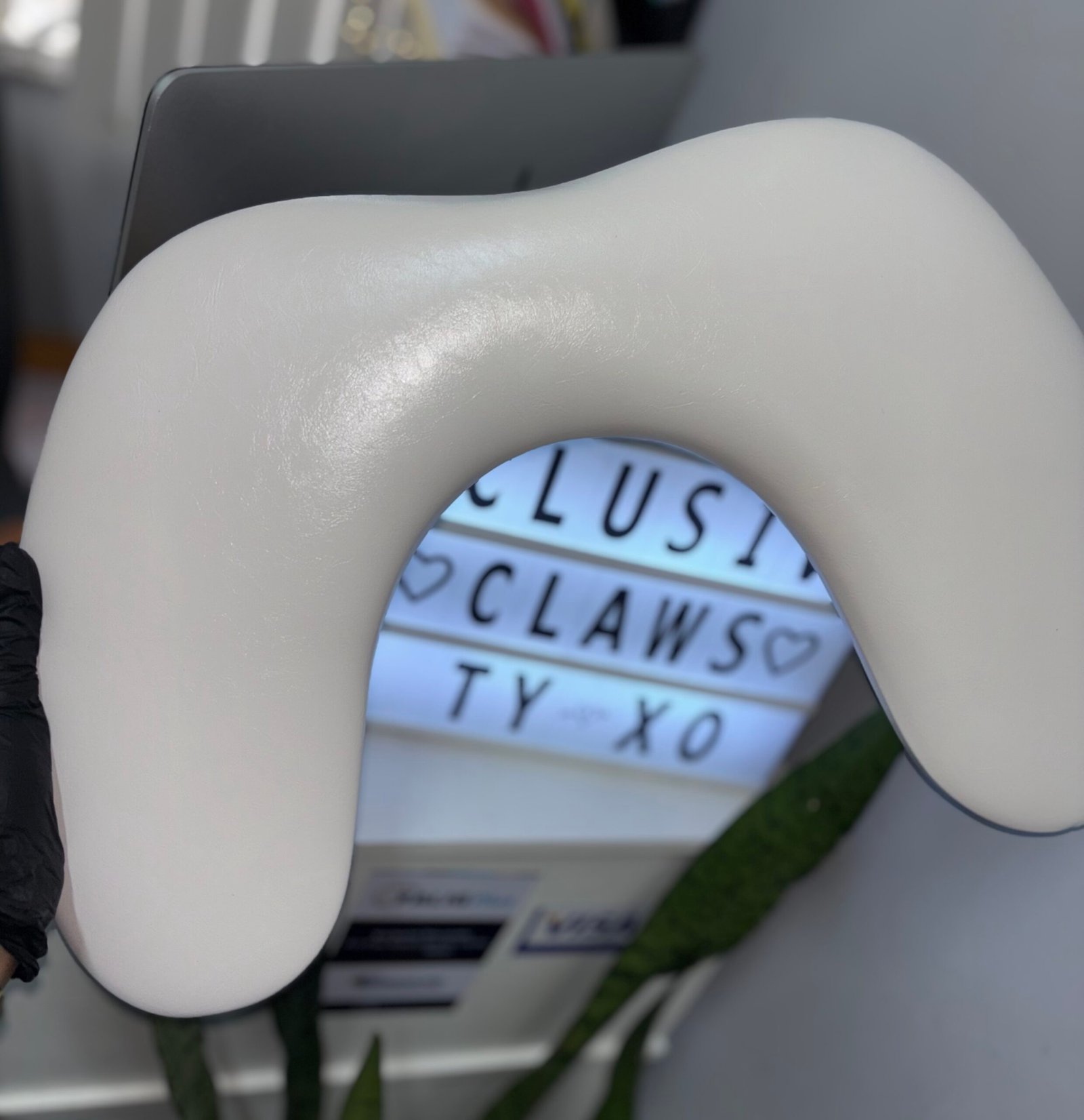 XL Butterfly Leather Hand Rest